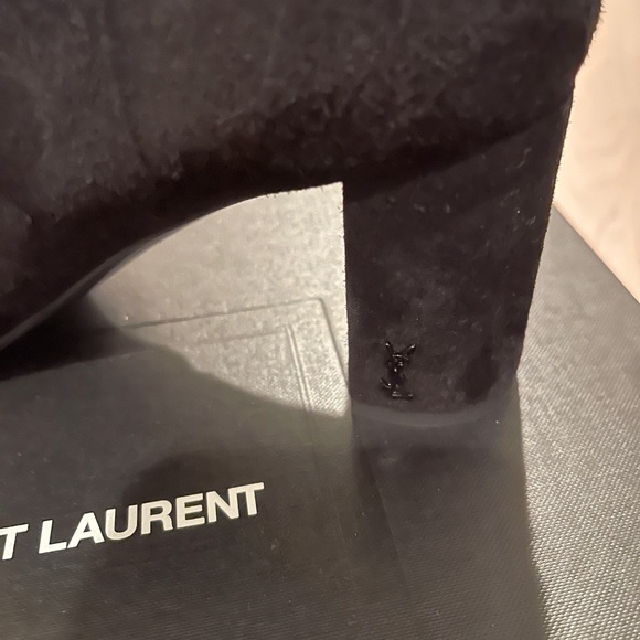 BNWT Saint Laurent (YSL) suede booties/ankle boots - Picture 2 of 6